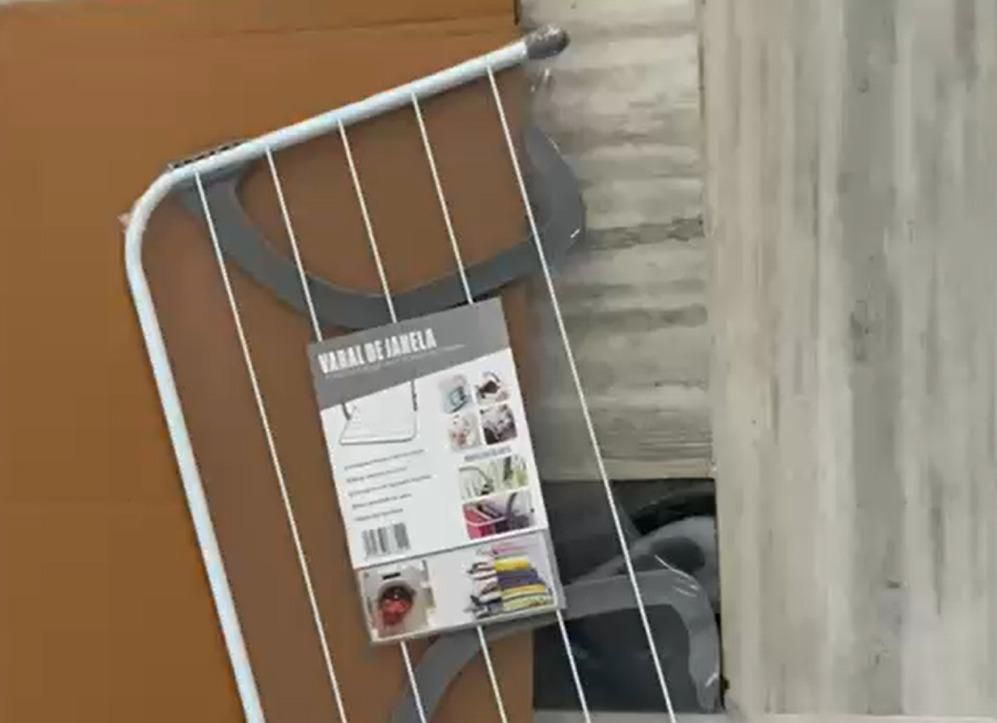 DryMaster Space-Saving Cloth Drying Rack